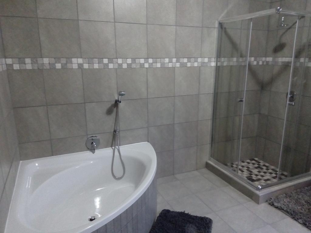 Xain Quaz Camp Hotell Gobabis Exteriör bild